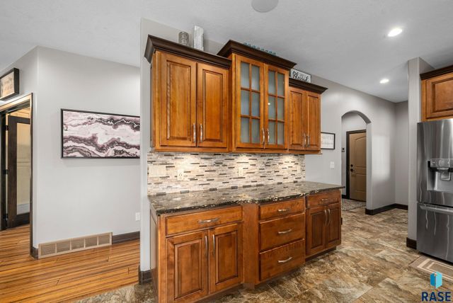 1301 Hyannis Port Ln Lane, Sioux Falls, SD 57106