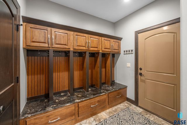 1301 Hyannis Port Ln Lane, Sioux Falls, SD 57106