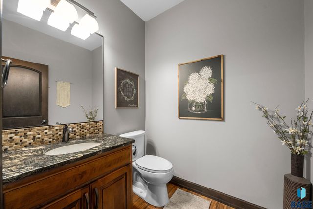 1301 Hyannis Port Ln Lane, Sioux Falls, SD 57106