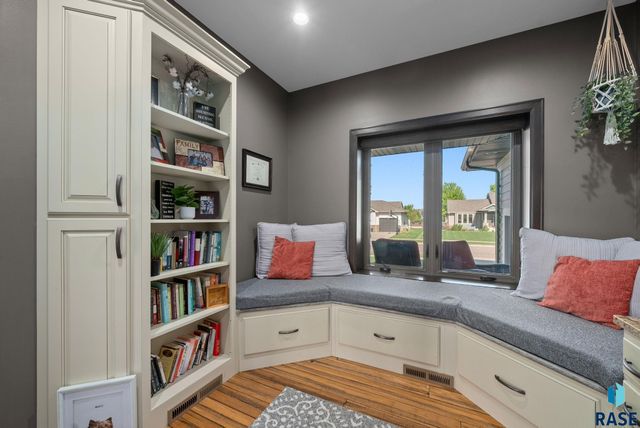 1301 Hyannis Port Ln Lane, Sioux Falls, SD 57106