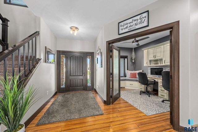 1301 Hyannis Port Ln Lane, Sioux Falls, SD 57106