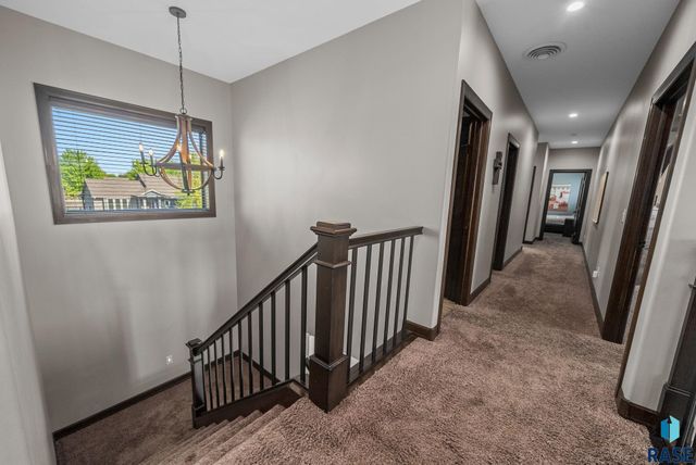 1301 Hyannis Port Ln Lane, Sioux Falls, SD 57106