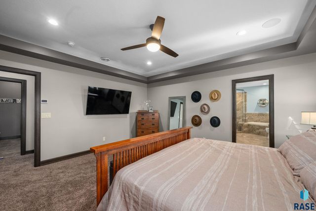 1301 Hyannis Port Ln Lane, Sioux Falls, SD 57106