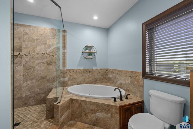 1301 Hyannis Port Ln Lane, Sioux Falls, SD 57106