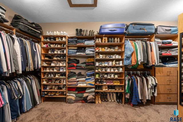 1301 Hyannis Port Ln Lane, Sioux Falls, SD 57106