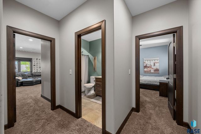 1301 Hyannis Port Ln Lane, Sioux Falls, SD 57106