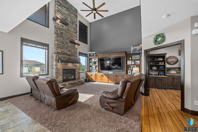 1301 Hyannis Port Ln Lane, Sioux Falls, SD 57106