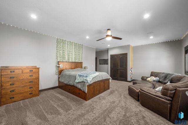 1301 Hyannis Port Ln Lane, Sioux Falls, SD 57106