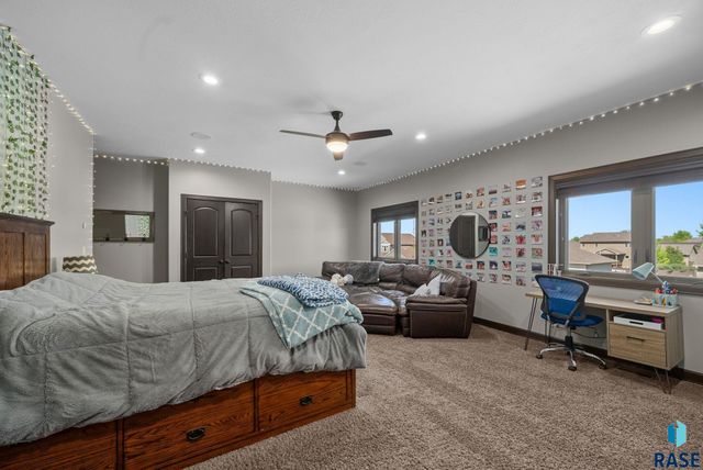 1301 Hyannis Port Ln Lane, Sioux Falls, SD 57106