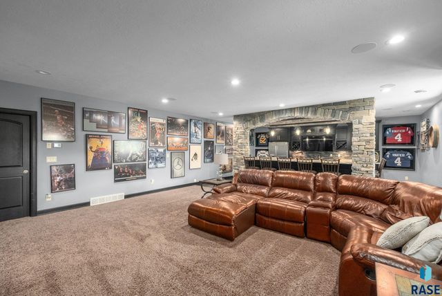 1301 Hyannis Port Ln Lane, Sioux Falls, SD 57106