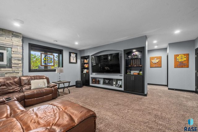 1301 Hyannis Port Ln Lane, Sioux Falls, SD 57106