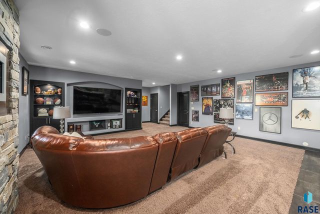 1301 Hyannis Port Ln Lane, Sioux Falls, SD 57106