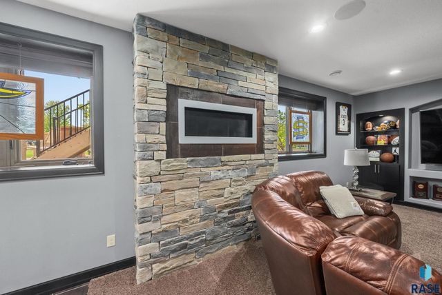 1301 Hyannis Port Ln Lane, Sioux Falls, SD 57106