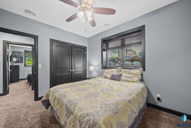 1301 Hyannis Port Ln Lane, Sioux Falls, SD 57106