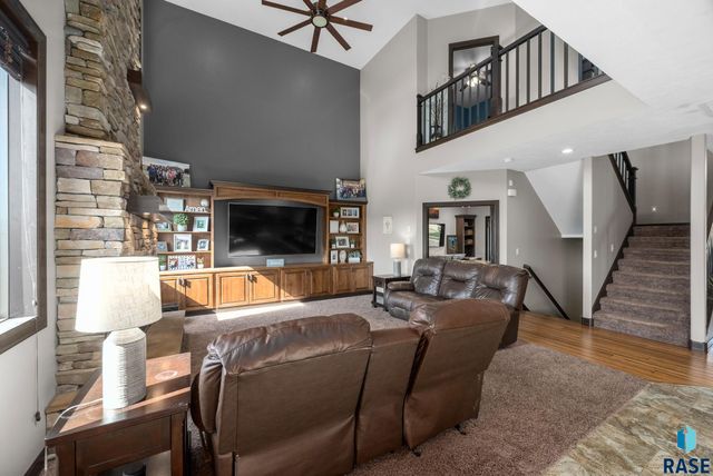 1301 Hyannis Port Ln Lane, Sioux Falls, SD 57106