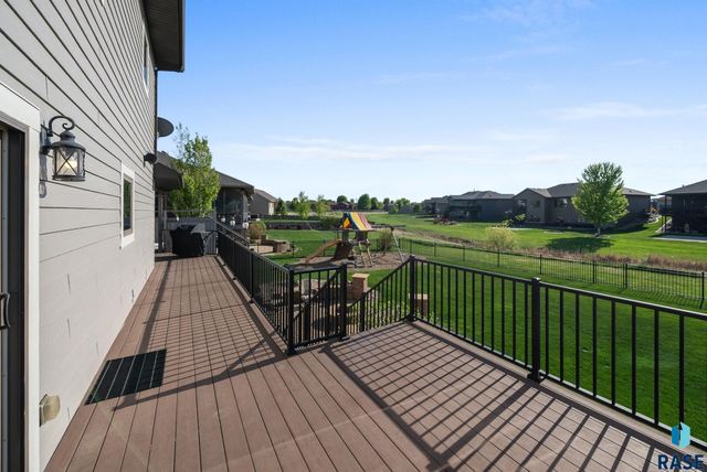 1301 Hyannis Port Ln Lane, Sioux Falls, SD 57106