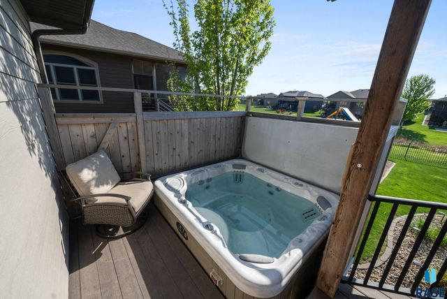 1301 Hyannis Port Ln Lane, Sioux Falls, SD 57106