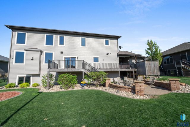 1301 Hyannis Port Ln Lane, Sioux Falls, SD 57106