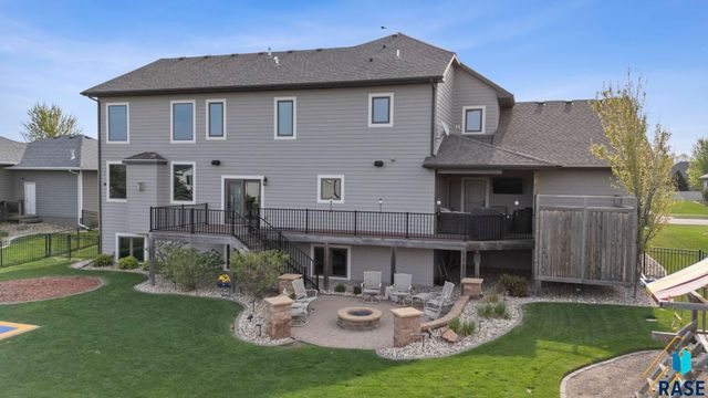 1301 Hyannis Port Ln Lane, Sioux Falls, SD 57106