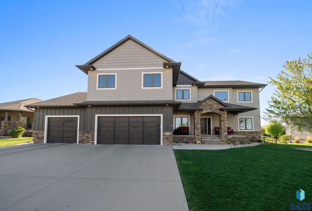 1301 Hyannis Port Ln Lane, Sioux Falls, SD 57106