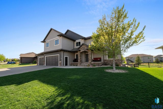 1301 Hyannis Port Ln Lane, Sioux Falls, SD 57106