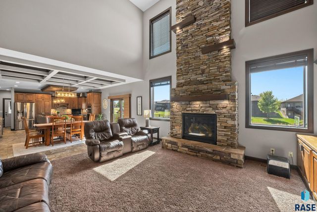 1301 Hyannis Port Ln Lane, Sioux Falls, SD 57106