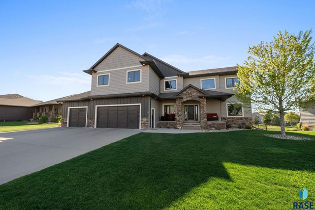 1301 Hyannis Port Ln Lane, Sioux Falls, SD 57106