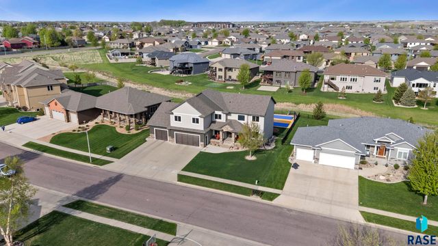 1301 Hyannis Port Ln Lane, Sioux Falls, SD 57106