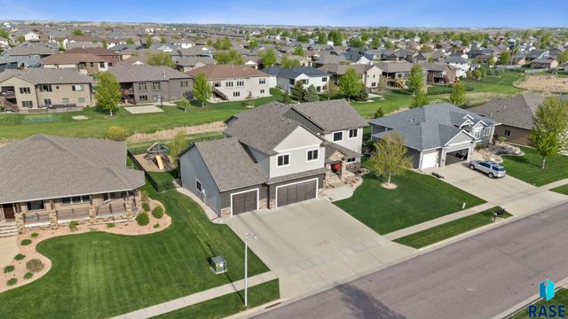 1301 Hyannis Port Ln Lane, Sioux Falls, SD 57106