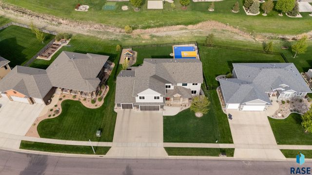 1301 Hyannis Port Ln Lane, Sioux Falls, SD 57106