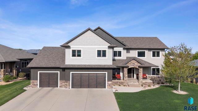 1301 Hyannis Port Ln Lane, Sioux Falls, SD 57106