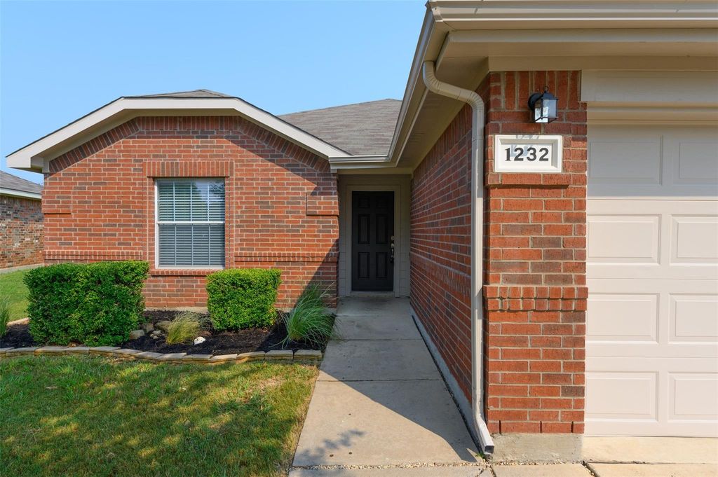 1232 Round Pen Run, Fort Worth, TX 76052