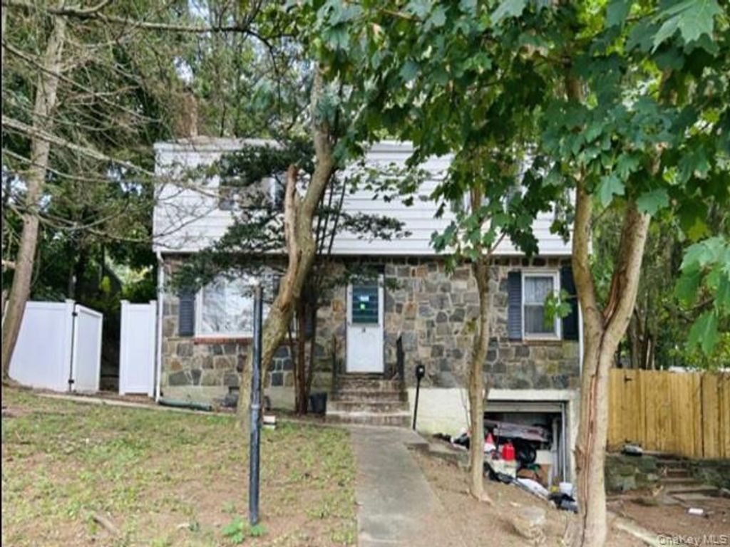 34 St Eleanoras Lane, Yonkers, NY 10707