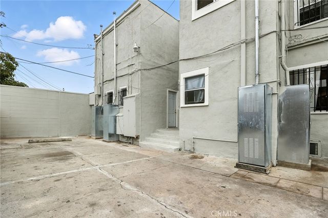 4302 S Hoover Street, Los Angeles, CA 90037