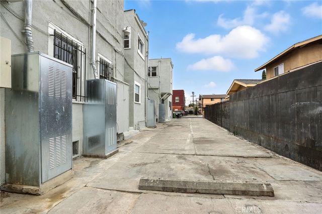 4302 S Hoover Street, Los Angeles, CA 90037