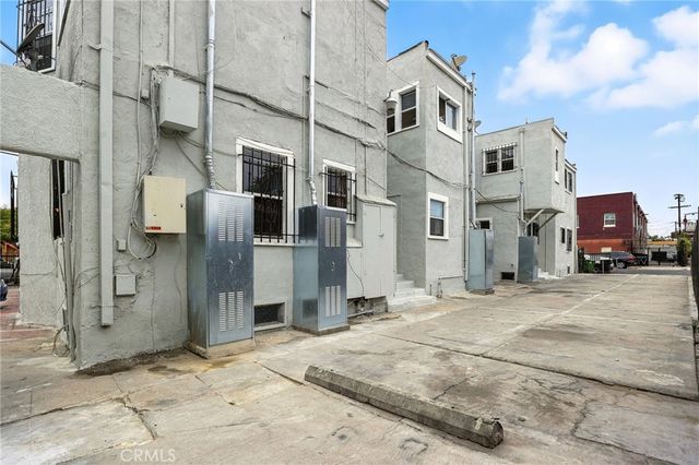 4302 S Hoover Street, Los Angeles, CA 90037