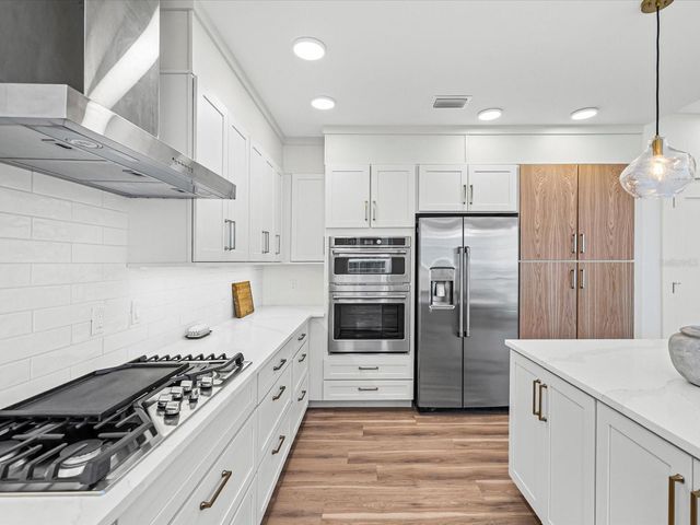 868 N OSCEOLA AVENUE, Clearwater, FL 33755