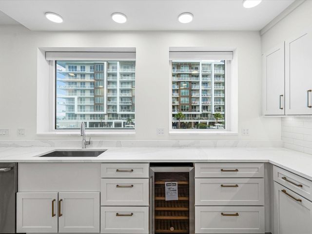 868 N OSCEOLA AVENUE, Clearwater, FL 33755