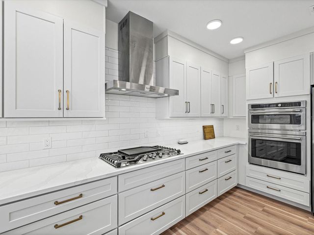 868 N OSCEOLA AVENUE, Clearwater, FL 33755