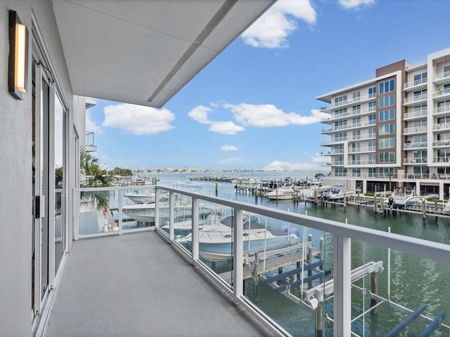 868 N OSCEOLA AVENUE, Clearwater, FL 33755