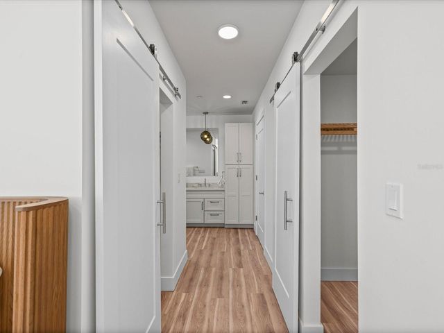 868 N OSCEOLA AVENUE, Clearwater, FL 33755