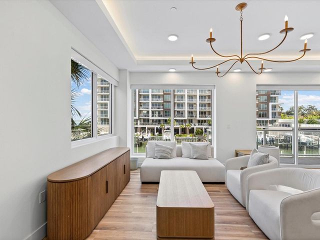 868 N OSCEOLA AVENUE, Clearwater, FL 33755