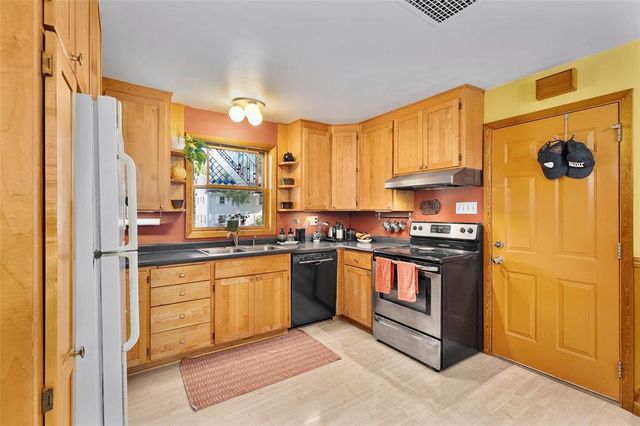 525 Summit Avenue, Eau Claire, WI 54701