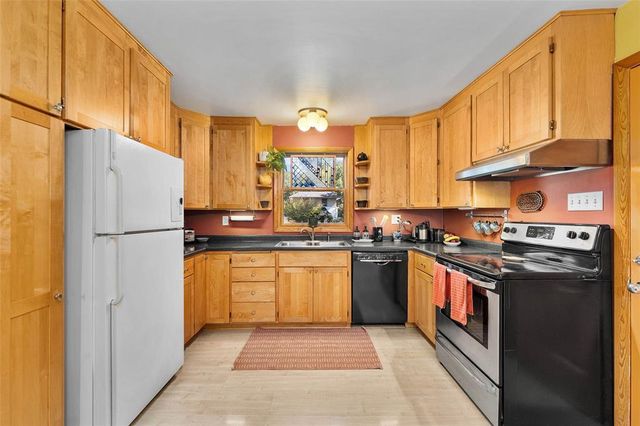 525 Summit Avenue, Eau Claire, WI 54701