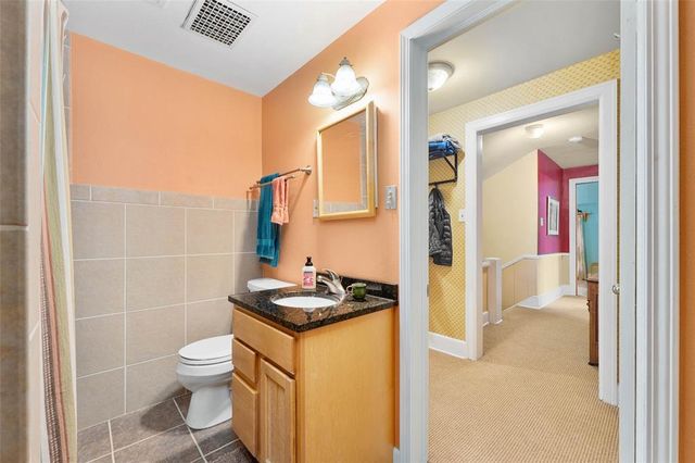 525 Summit Avenue, Eau Claire, WI 54701