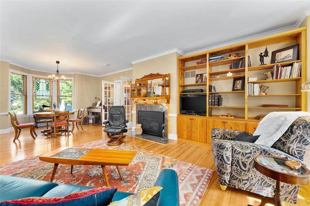 525 Summit Avenue, Eau Claire, WI 54701