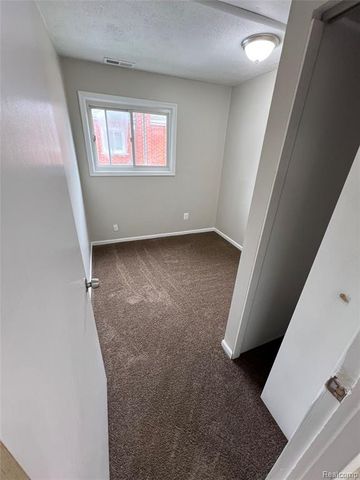 4696 Roosevelt Boulevard, Dearborn Heights, MI 48125