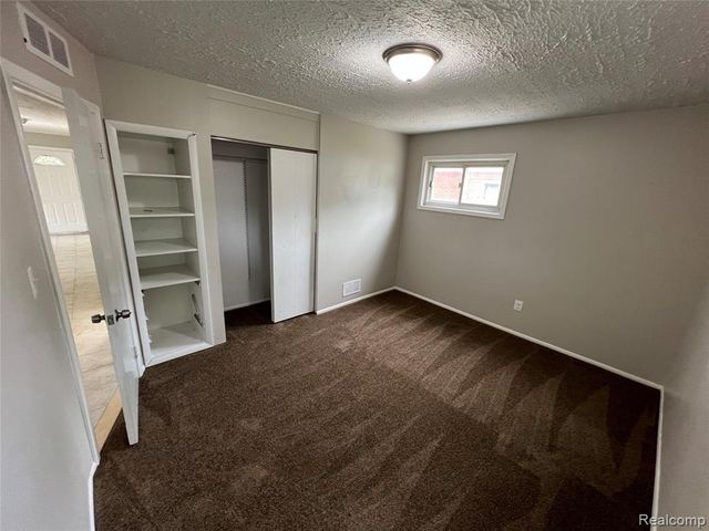 4696 Roosevelt Boulevard, Dearborn Heights, MI 48125