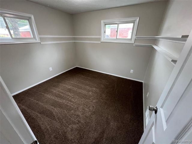 4696 Roosevelt Boulevard, Dearborn Heights, MI 48125