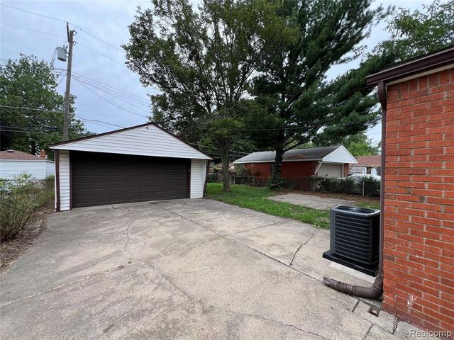 4696 Roosevelt Boulevard, Dearborn Heights, MI 48125